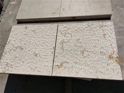 Havuzun Çevresindeki Kireçtaşı Fayansları